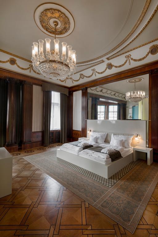 Hotel Okresni Dum Hradec Králové Стая снимка