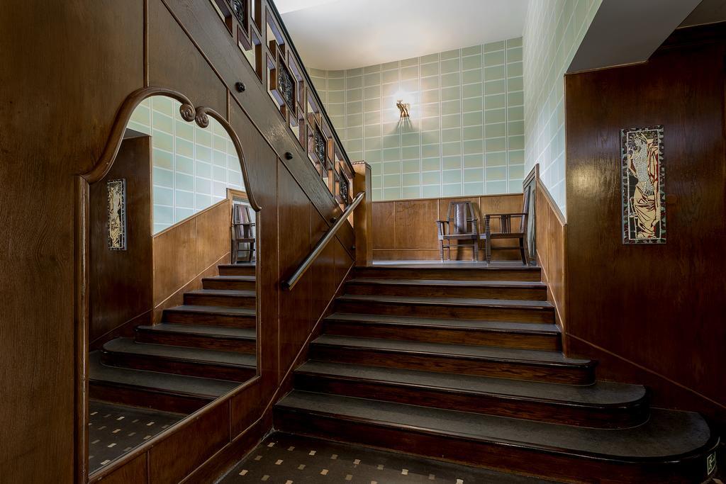 Hotel Okresni Dum Hradec Králové Екстериор снимка