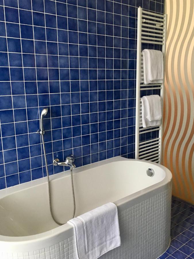 Hotel Okresni Dum Hradec Králové Екстериор снимка